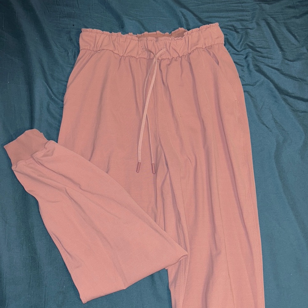 Lululemon pink joggers